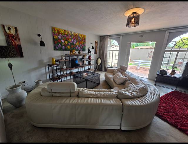 3 BEDROOM TOWNHOUSE FOR SALE IN THREE RIVERS